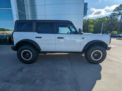 New 2025 Ford Bronco Badlands w/ Sasquatch Package image 3