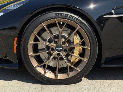New 2026 Aston Martin V8 Vantage Convertible RWD image 4