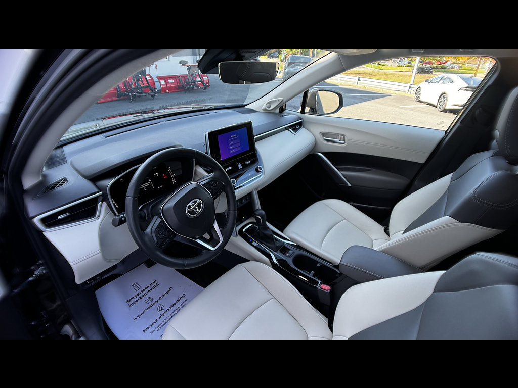 Certified 2024 Toyota Corolla Cross XLE w/ Convenience Package AWD/4WD image 19