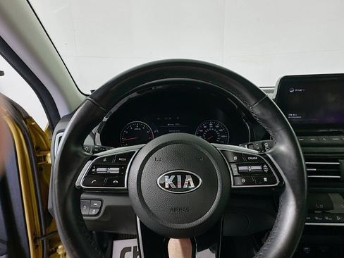 Used 2021 Kia Seltos SX w/ SX Sunroof Package AWD/4WD image 11