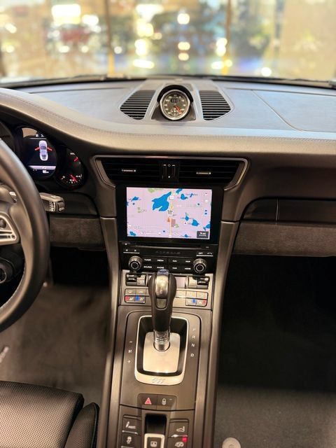 Used 2018 Porsche 911 Carrera GTS RWD image 23