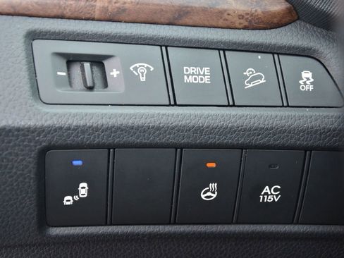 Used 2017 Hyundai Santa Fe Limited image 28