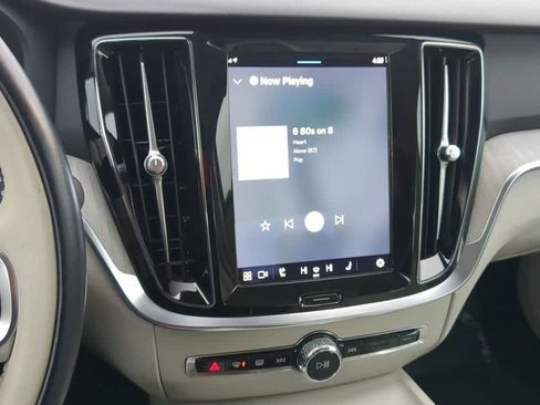 Used 2024 Volvo S60 B5 Plus image 26