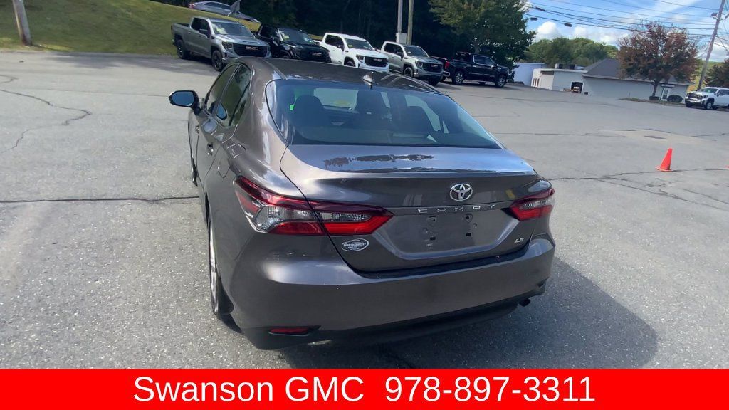 Used 2022 Toyota Camry LE FWD image 8
