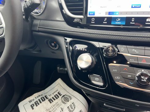 New 2026 Chrysler Pacifica Select image 17