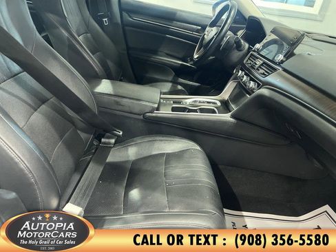 Used 2019 Honda Accord Touring image 11