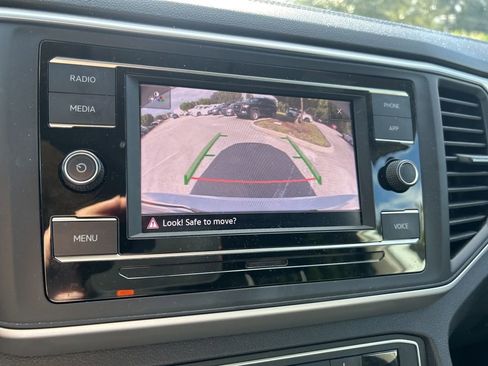 Certified 2023 Volkswagen Atlas SE image 27