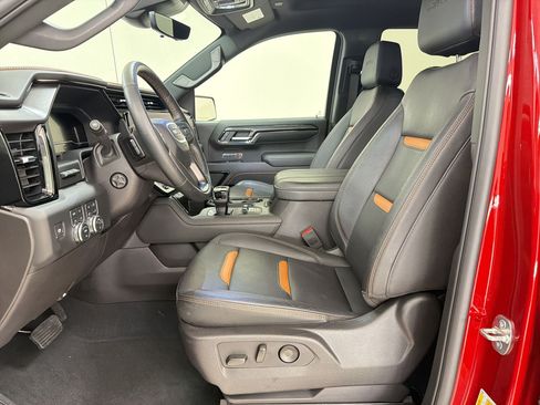 Used 2024 GMC Sierra 1500 AT4 w/ Technology Package AWD/4WD image 5
