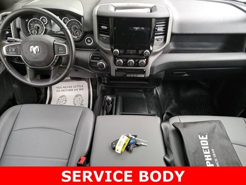 Used 2024 RAM 2500 Tradesman w/ Chrome Appearance Group image 9