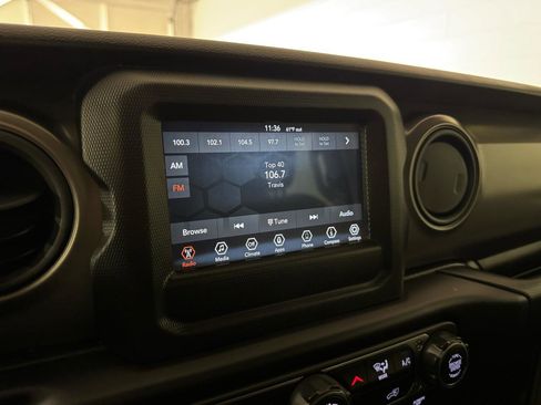 Used 2022 Jeep Wrangler Unlimited Sport image 18