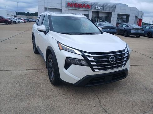 Certified 2024 Nissan Rogue SV w/ SV Premium Package FWD image 1