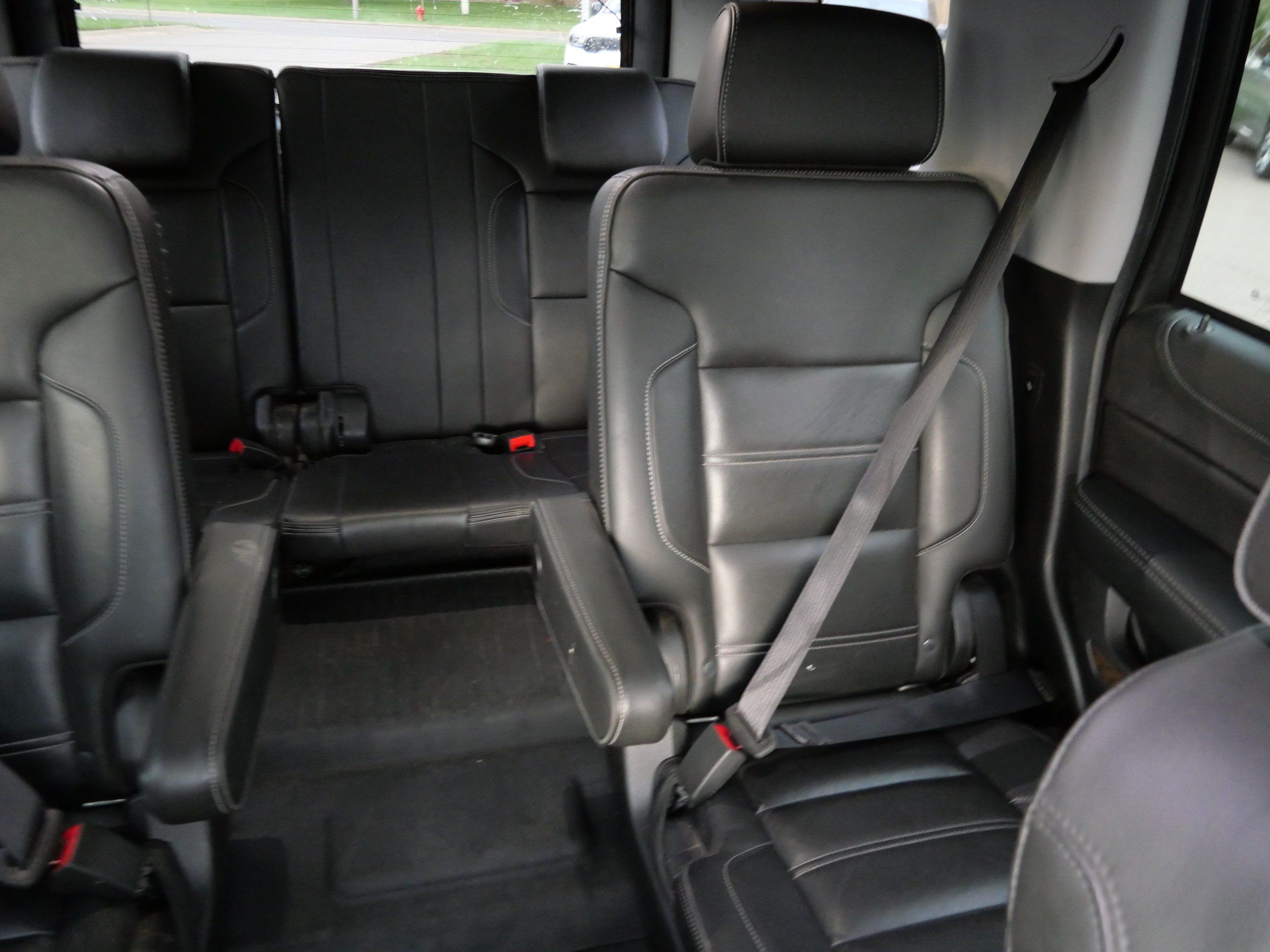 Used 2019 GMC Yukon Denali w/ Denali Ultimate Package AWD/4WD image 14