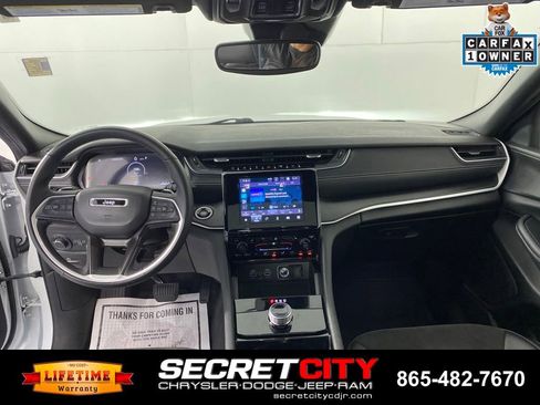 Used 2023 Jeep Grand Cherokee Altitude AWD/4WD image 28