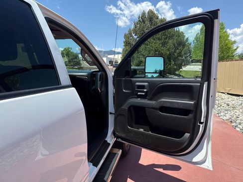 Used 2018 Chevrolet Silverado 2500 LT AWD/4WD image 27