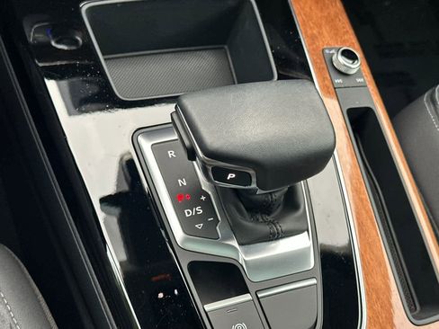 Used 2023 Audi Q5 2.0T Premium w/ Convenience Package image 21