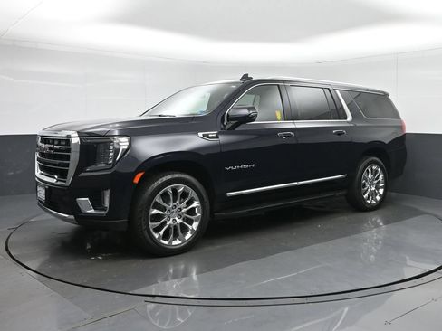 Used 2022 GMC Yukon XL SLT w/ SLT Premium Package AWD/4WD image 3