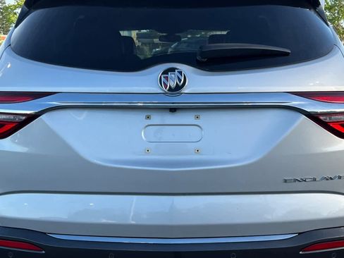 Used 2019 Buick Enclave Essence FWD image 19