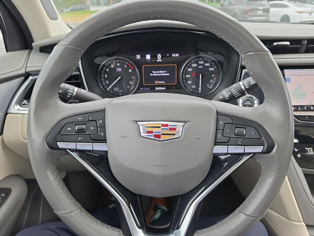Used 2024 Cadillac XT6 Premium Luxury w/ Technology Package AWD/4WD image 9