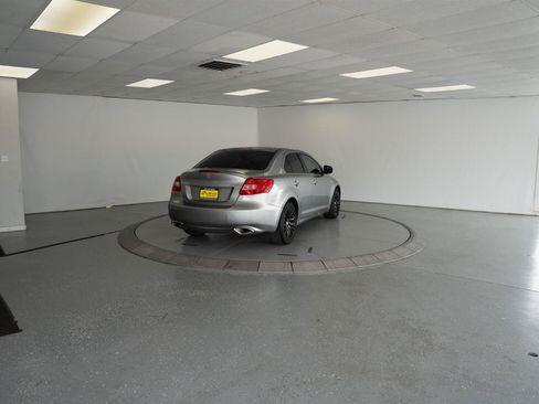 Used 2012 Suzuki Kizashi SE AWD/4WD image 7