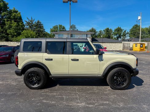 Used 2025 Ford Bronco Big Bend w/ Black Diamond Package AWD/4WD image 18