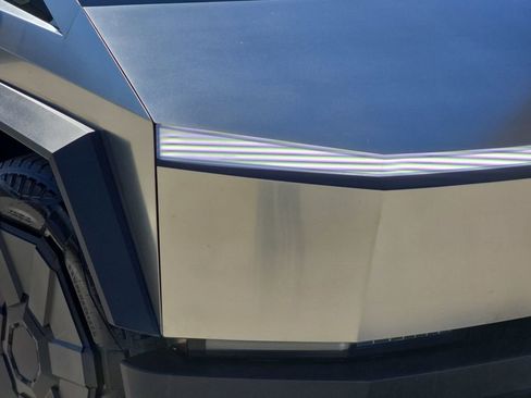 Used 2026 Tesla Cybertruck AWD Crew Cab image 34