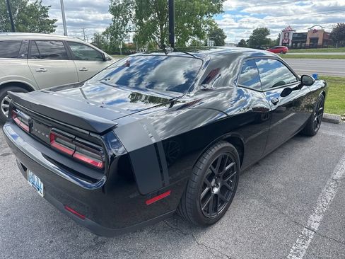 Used 2016 Dodge Challenger R/T Scat Pack RWD image 3