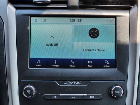 Used 2020 Ford Fusion SE FWD image 19