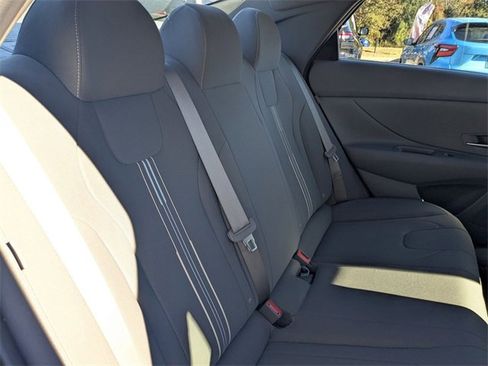 Used 2024 Hyundai Elantra SEL image 31