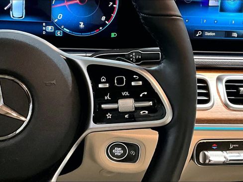 Used 2022 Mercedes-Benz GLE 350 4MATIC image 25