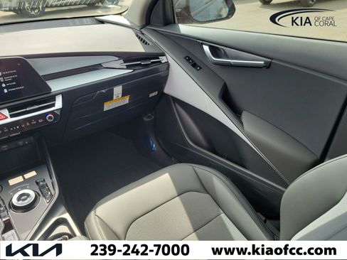 New 2026 Kia Niro Wind FWD image 17