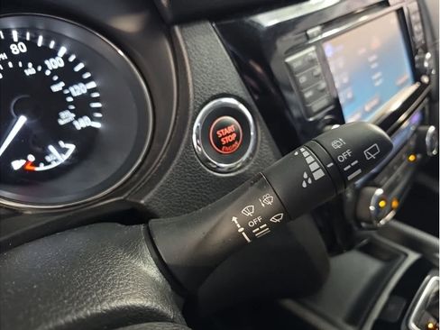 Used 2017 Nissan Rogue SL image 29