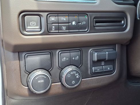Certified 2022 Chevrolet Tahoe LT w/ LT Signature Package RWD image 22