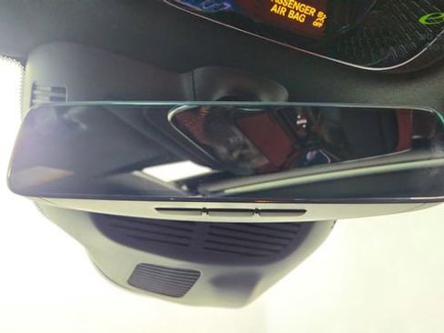 Used 2024 Mercedes-Benz GLC 300 4MATIC image 58