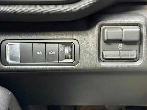 Used 2026 Chevrolet Silverado EV LT AWD/4WD image 23