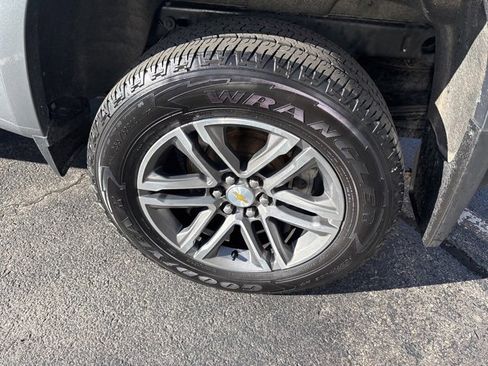 Used 2022 Chevrolet Colorado W/T w/ Custom Special Edition image 11