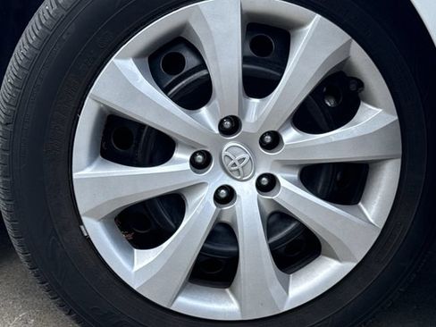 Used 2025 Toyota Corolla LE FWD image 10