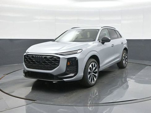 New 2026 Audi Q3 quattro 2.0T AWD/4WD image 3
