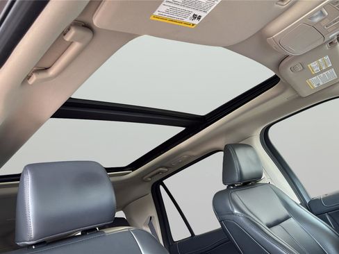 Certified 2022 Ford Expedition Max XLT image 17