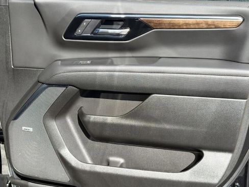 Used 2025 Chevrolet Tahoe High Country AWD/4WD image 14