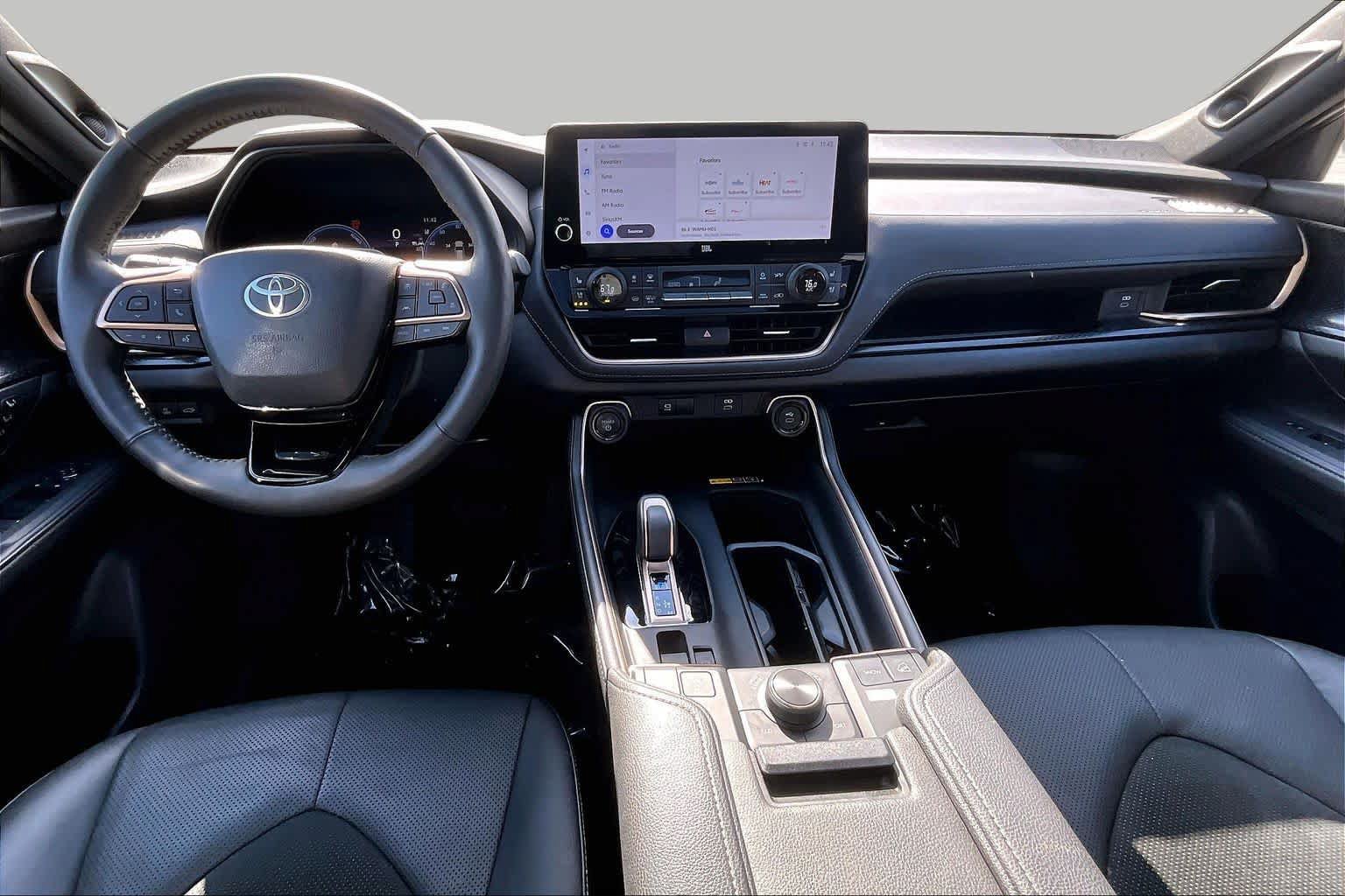 Used 2025 Toyota Grand Highlander AWD Hybrid image 16