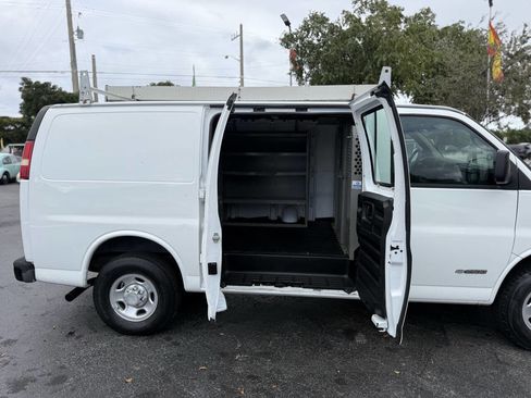 Used 2006 Chevrolet Express 2500 image 18