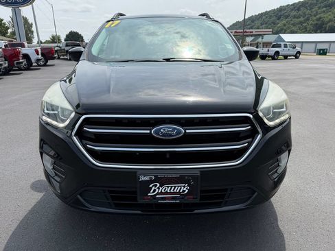 Used 2017 Ford Escape SE w/ SE Sport Appearance Package AWD/4WD image 2