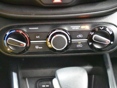 Used 2025 Kia Soul LX w/ LX Technology Package image 26