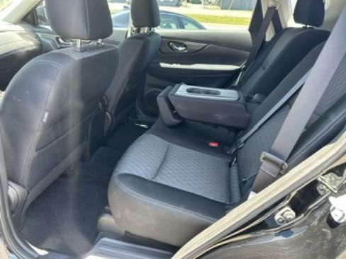 Used 2017 Nissan Rogue S FWD image 9