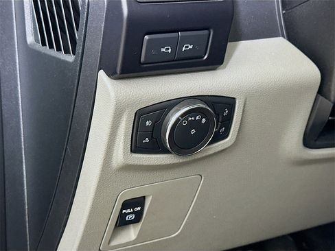 Used 2018 Ford F150 XL w/ Equipment Group 101A Mid image 14