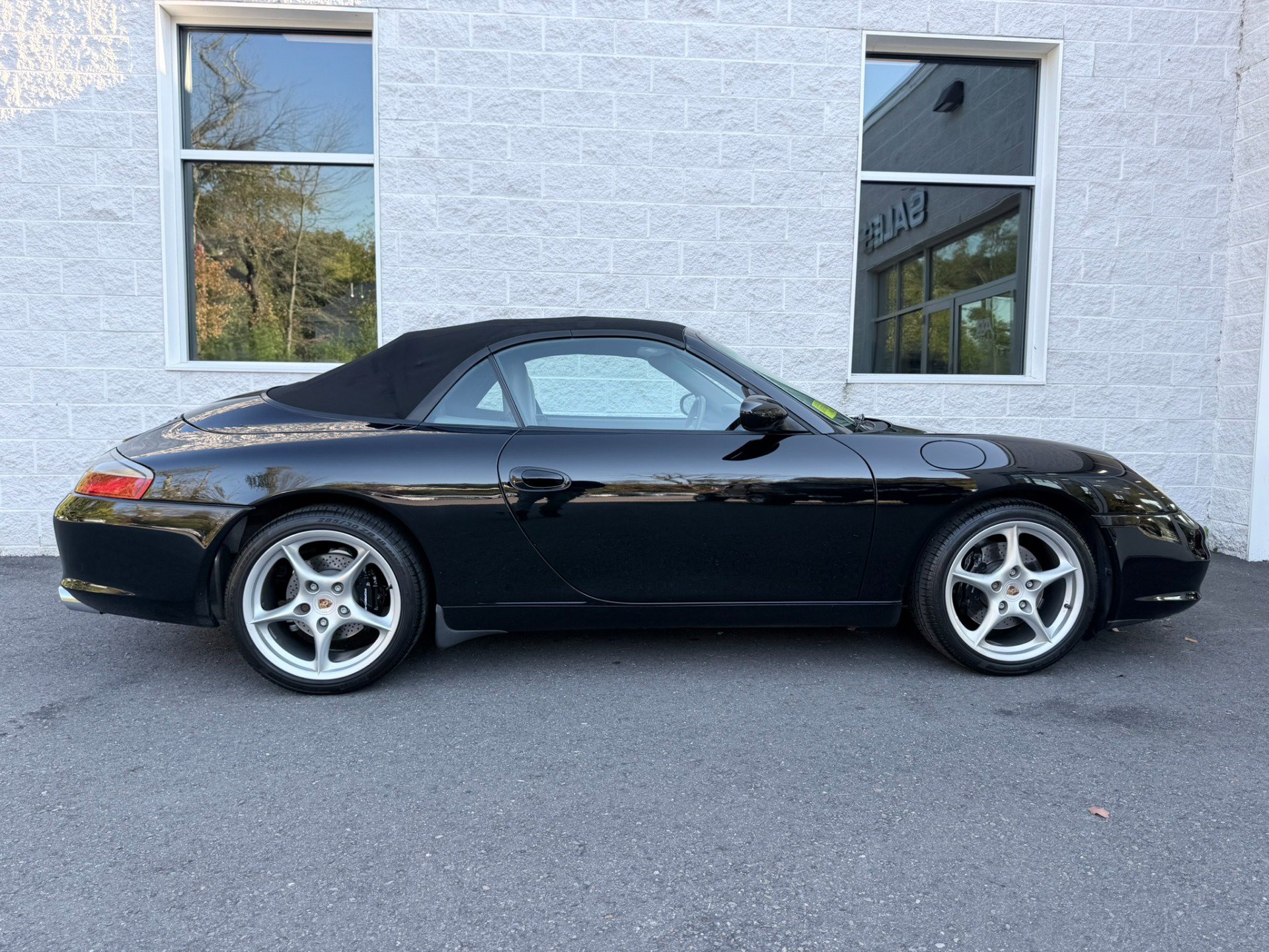 Used 2002 Porsche 911 Carrera 4 AWD/4WD image 65