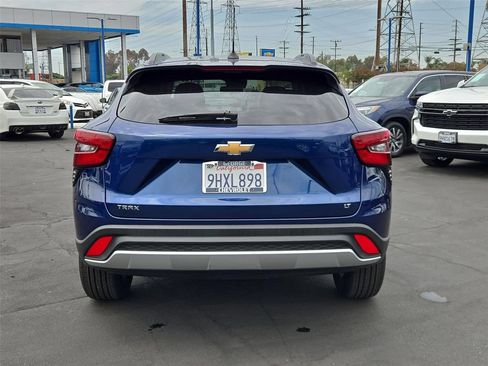 Certified 2024 Chevrolet Trax LT w/ Driver Confidence Package FWD image 30