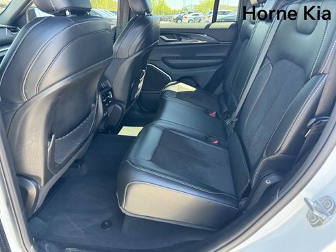 Used 2022 Jeep Grand Cherokee Altitude AWD/4WD image 13