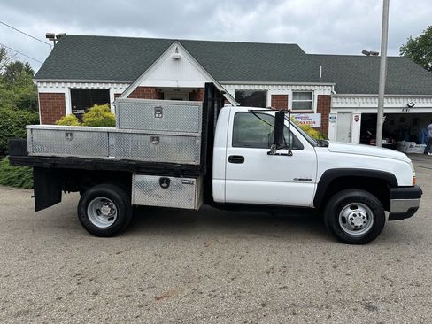 Used 2006 Chevrolet Silverado 3500 2WD Regular Cab image 9