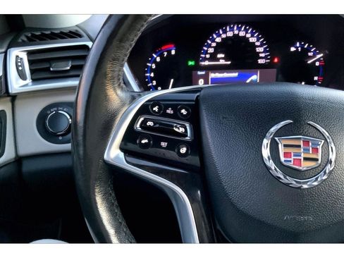 Used 2013 Cadillac SRX Luxury w/ Driver Awareness Package image 20